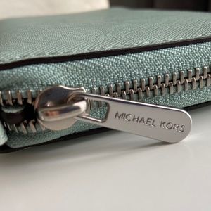 Michael Kors Bags - Sea foam green Michael Kors wristlet 🧼 Michael Kors Bags - Sea foam green Michael Kors wristlet 🧼